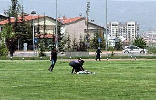 42 gün sonra evden çıkan gençler, gönüllerince...