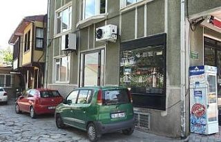 5 katlı apartmanın altındaki yatır görenleri...