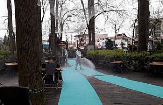 65 yaş üstü vatandaşlar için parklar ve banklar...