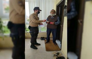 81 yaşındaki yaşlı adam “Biz Bize Yeteriz Türkiye”...