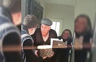 86 yaşına giren Veli amcaya doğum günü sürprizi