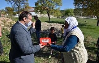 86 yaşındaki Azime Nine’nin bayrak aşkı