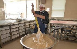 88 yıldır aynı yöntemle “kürek helva” yapıyorlar