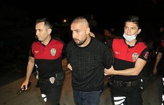 Adana’da, ‘dur’ ihtarına uymayıp kaza yapan...