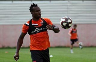 Adanaspor idmanlara başladı