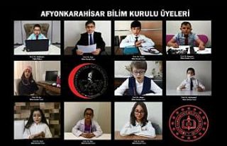 Afyonkarahisarlı öğrenciler Bilim Kurulu üyelerinin...