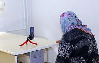 Aileleriyle telekonferans yoluyla hasret giderdiler