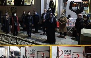 AK Parti Bayburt Kadın Kollarından kan bağışı...