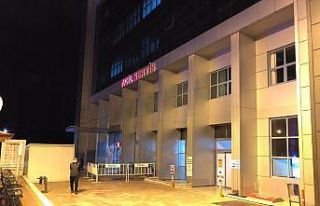 Akşam yemeğinde topladıkları mantarı yiyen 4...