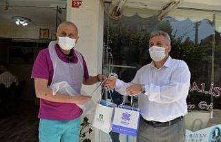 Altıeylül’den 267 berber ve kuaföre destek