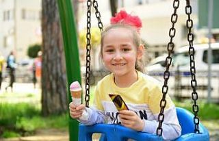 Altınordu’da çocuklara çikolata jesti