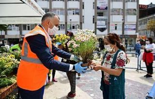 Altınordu’da normale dönüş çiçekle başladı