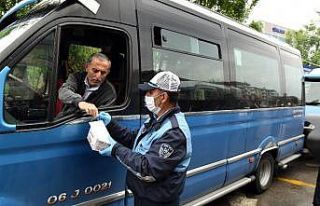 Ankara’da işleri azalan dolmuşcu esnafına gıda...