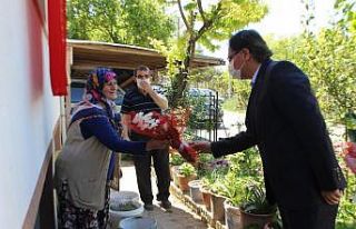 Anneler Gününde şehit annelerini yalnız bırakmadılar