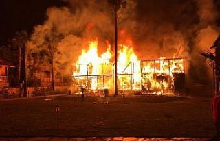 Antalya’da otel yangınında 2 katlı bungalow kullanılamaz...