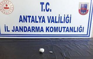 Antalya’da şüpheli araçtan uyuşturucu çıktı