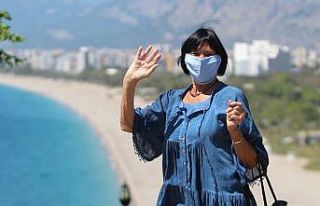 Antalya’da yaşlıların adresi Konyaaltı Sahili...