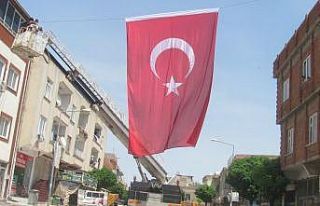 Araban Türk bayraklarıyla süslendi