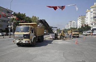 Atatürk Bulvarı ve Gazi Mustafa Kemal Bulvarı kesişimindeki...