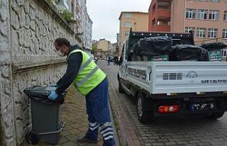 Atık maske ve eldivenler kutulara