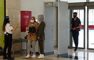 AVM’ler açıldı bahaneler şaşırttı
