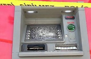 Babasına kızıp ATM’leri parçalayan kadın: "Cinnet...