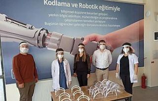 Bahçeşehir Kolejinden sağlıkçılara siperlik...