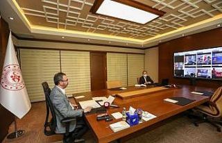 Bakan Kasapoğlu, antrenörlerle video konferans görüşme...