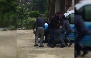 Baktığı sokak köpekleri yüzünden akrabaları...