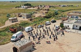 Barış Pınarı’ndaki yetim ailelerine destek