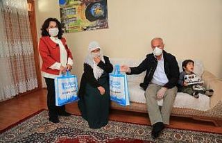 Başkan Akman, şehit annelerinin ‘Anneler Günü’nü...