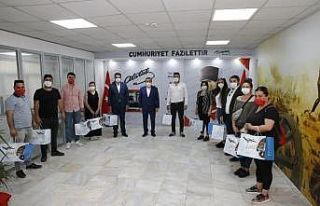 Başkan Batur’dan gençlere teşekkür