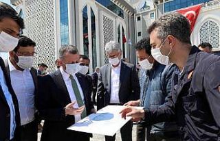 Başkan Büyükakın Kartepe Kent Meydanı’ndaki...