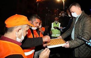 Başkan Büyükakın’dan mesaideki çalışanlara...