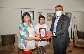 Başkan Çetin yılın annesini kutladı