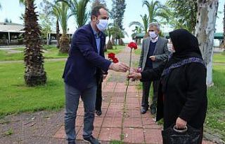 Başkan Ekim, Anneler Günü’nü unutmadı