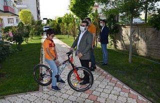 Başkan Gür, Biz Bize Yeteriz Türkiyem kampanyasına...