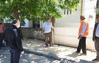 Başkan Kılınç, kaldırım çalışmalarını inceledi