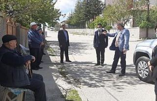 Başkan Şahiner yardım paketi dağıttı