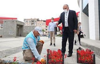 Başkan Sandıkçı belediye personelinin bayramını...