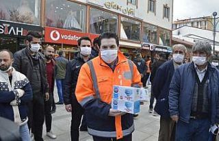 Başkan Sayan: “CHP’li belediyelere maske gönderebiliriz”