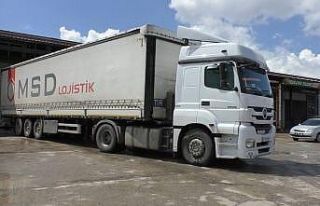 Başkan Sayan dağlardaki çobanlara yardım dağıttı