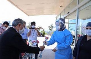 Başkan Şayir, sağlık çalışanı anneleri unutmadı