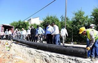 Başkan Seçer, kanalizasyon hattı çalışmalarını...