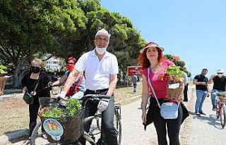 Başkan Tarhan, ’Anneler Günü’nde bisikletle...