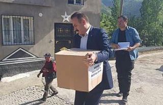 Başkan Ürek ihtiyaç sahibi aileleri ziyaret edip...