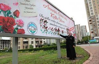 Başkan Yalçın’dan annelere bilboardda gül jesti