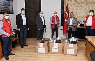Başkan Zeybek’ten belediyelere hijyen malzemesi...