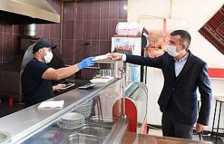 Başkent’te Siteler esnafına ücretsiz maske