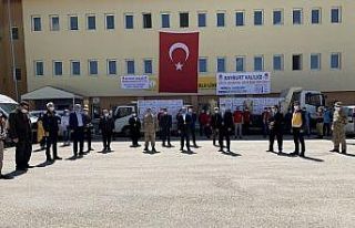 Bayburt’ta vatandaşa gıda yardımı